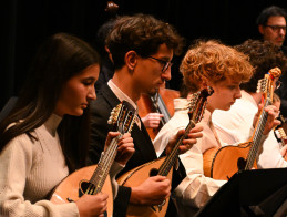 Concerto di voci e archi a pizzico