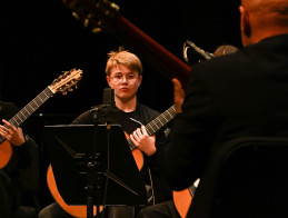 Concerto di voci e archi a pizzico