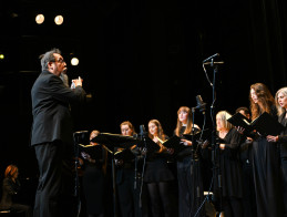 Concerto di voci e archi a pizzico