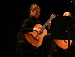 Concerto di voci e archi a pizzico